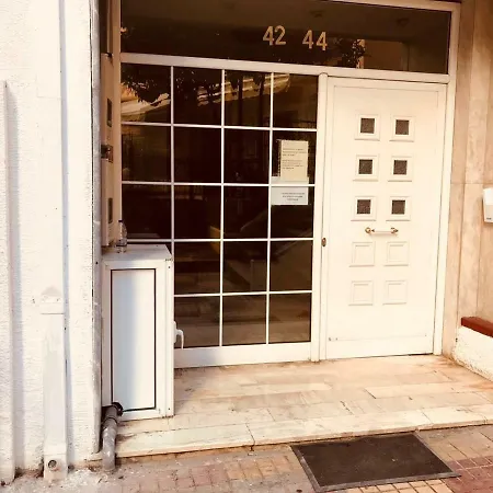 Renovated And Cool Flat In Ideal Location * アテネ